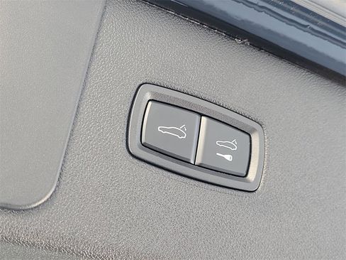 Certified 2023 Porsche Cayenne S Platinum image 18