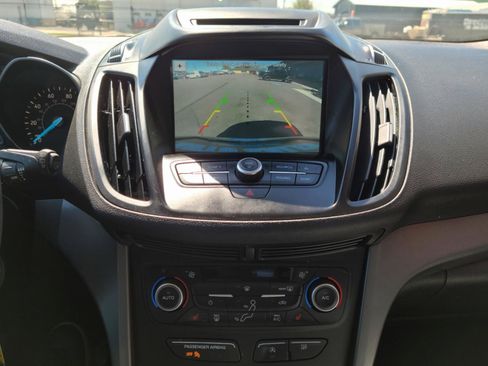Used 2018 Ford Escape SE w/ SE Sync 3 Package AWD/4WD image 11