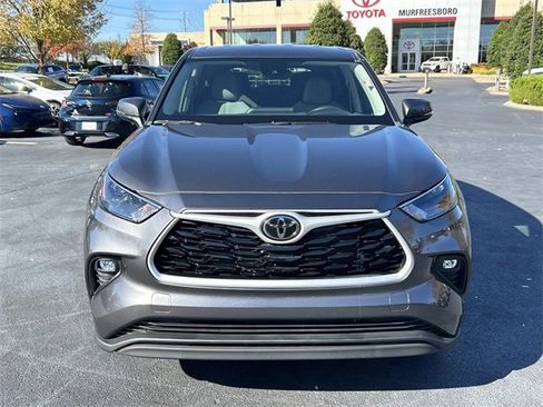 Used 2024 Toyota Highlander LE image 9