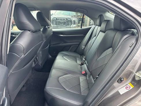 Used 2019 Toyota Camry XLE w/ Navigation Package FWD image 14