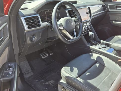Certified 2022 Volkswagen Atlas Cross Sport SEL R-Line image 11