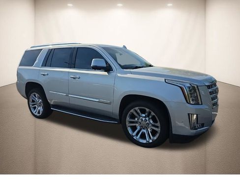 Used 2018 Cadillac Escalade Luxury w/ LPO, Radiant Package image 2