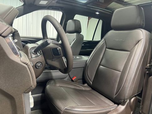 Used 2023 GMC Yukon Denali w/ LPO, Floor Liner Package image 22