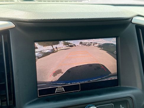 Used 2024 GMC Terrain SLE w/ Driver Convenience Package image 15