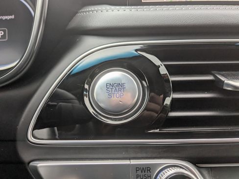 Used 2023 Genesis G70 2.0T image 20