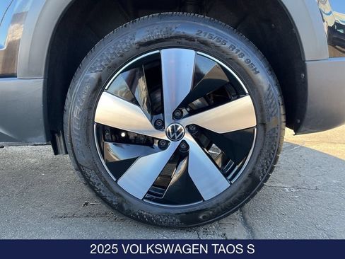 Used 2025 Volkswagen Taos S AWD/4WD image 12