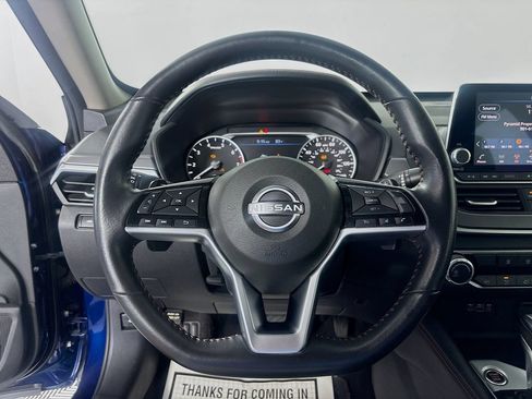 Used 2024 Nissan Altima 2.5 SR FWD image 12