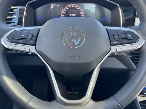Used 2026 Volkswagen Jetta SE FWD image 36