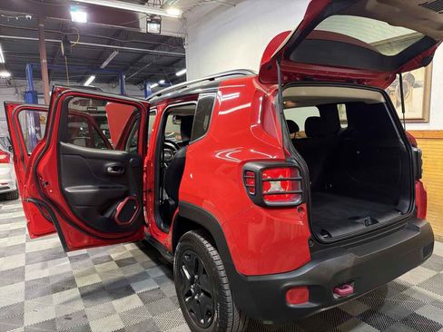 Used 2018 Jeep Renegade Trailhawk image 13