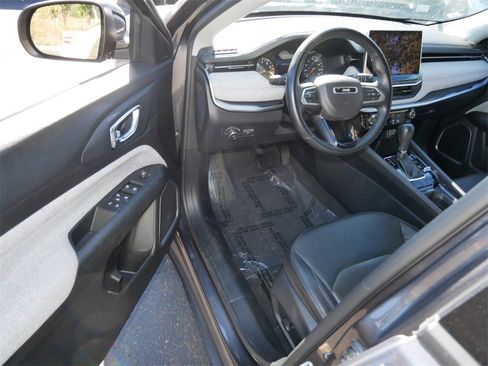 Used 2022 Jeep Compass Latitude image 10