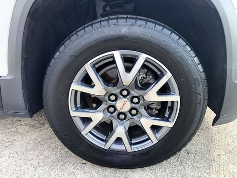 Used 2023 GMC Acadia SLT FWD image 4