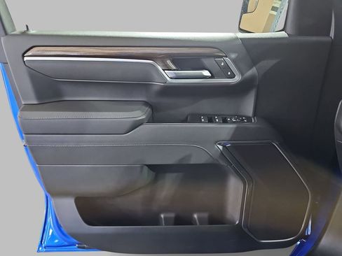 Certified 2025 Chevrolet Silverado 1500 LT image 32