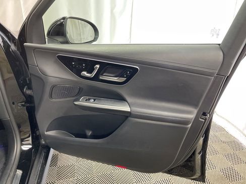 Used 2024 Mercedes-Benz GLC 300 4MATIC image 26