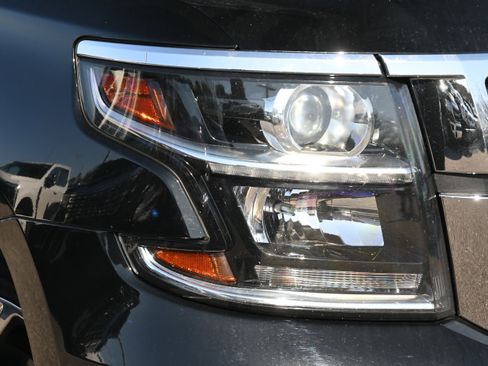 Used 2019 Chevrolet Tahoe LT image 12