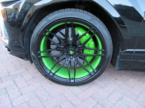 Used 2022 Lamborghini Urus image 81