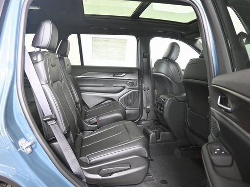 New 2026 Jeep Grand Cherokee L Limited AWD/4WD image 16