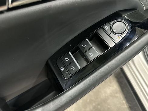 New 2026 MAZDA MAZDA3 Hatchback w/Premium Plus Pkg image 19