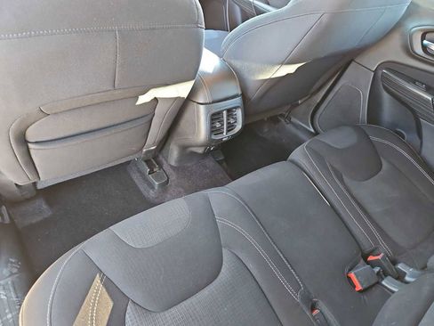 Used 2017 Jeep Cherokee Latitude image 19