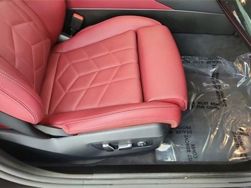 Used 2025 BMW 540i xDrive w/ Executive Package image 24