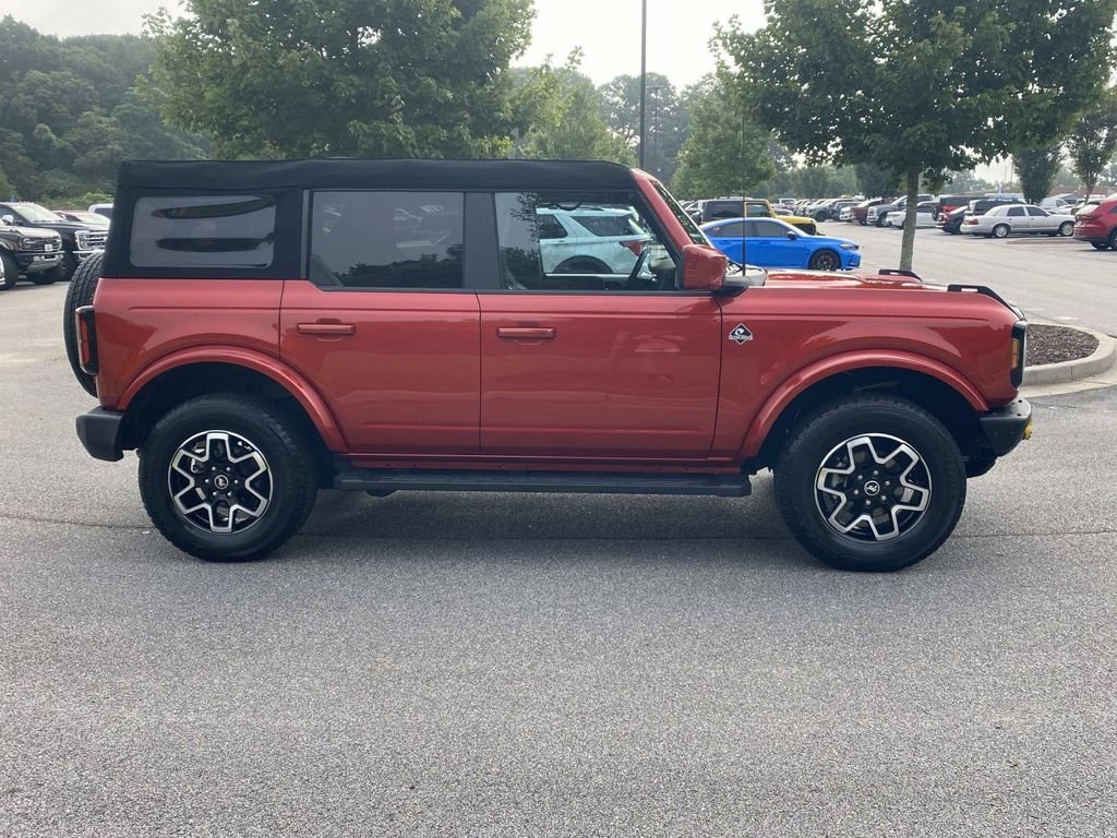 Used 2024 Ford Bronco Outer Banks AWD/4WD image 2