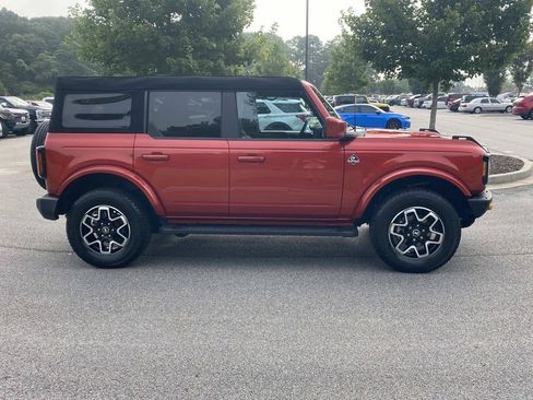 Used 2024 Ford Bronco Outer Banks AWD/4WD image 2