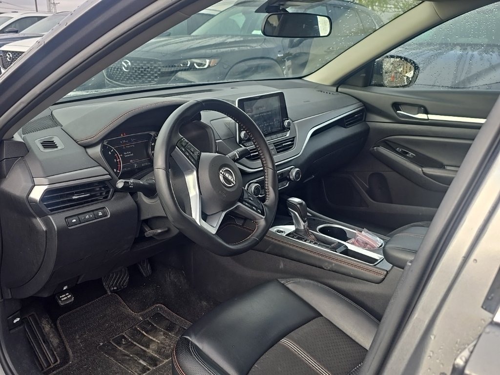 Used 2025 Nissan Altima 2.5 SR FWD image 6
