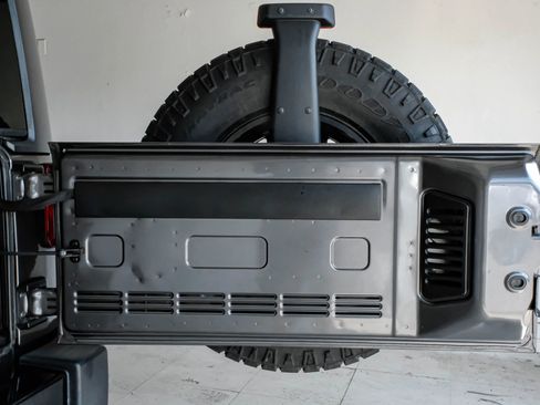 Used 2016 Jeep Wrangler Sport image 40