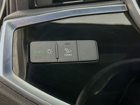 Used 2024 Audi Q3 2.0T Premium image 16