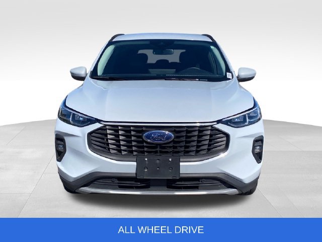 Used 2025 Ford Escape Platinum AWD/4WD image 2