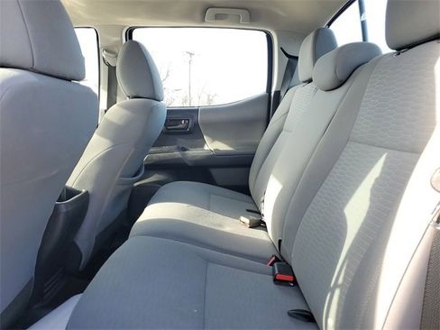 Used 2017 Toyota Tacoma SR w/ Tow Package image 10