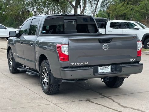 Used 2024 Nissan Titan SV w/ SV Convenience Package RWD image 4