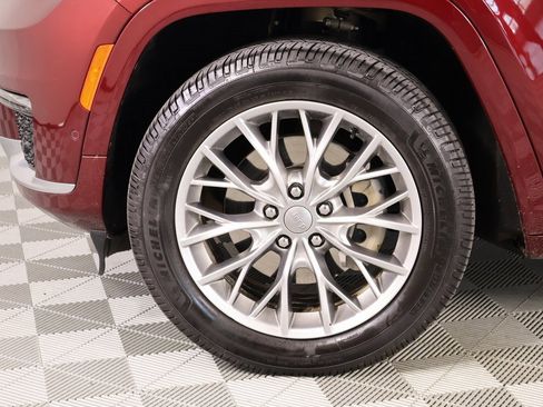 Used 2023 Jeep Grand Cherokee L Summit w/ Luxury Tech Group V image 21