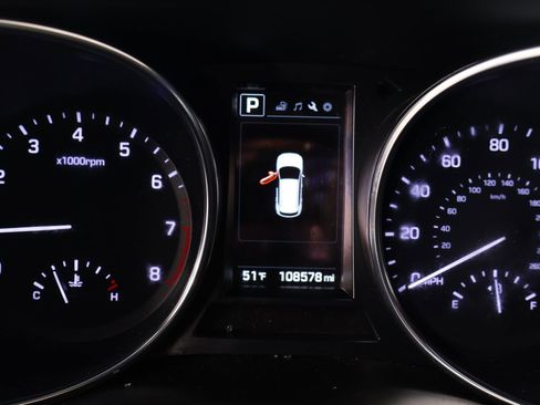 Used 2017 Hyundai Santa Fe Limited image 4