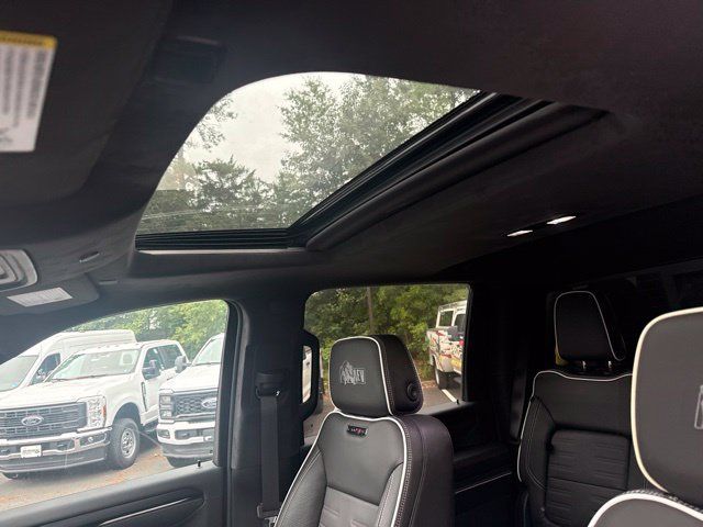 Used 2025 GMC Sierra 2500 AT4X w/ AT4X AEV Edition AWD/4WD image 10