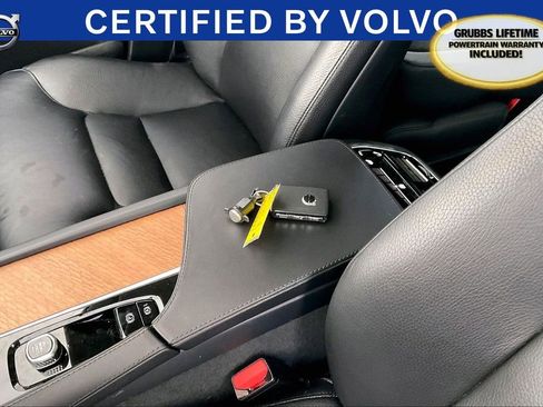 Used 2023 Volvo XC90 B6 Plus image 14