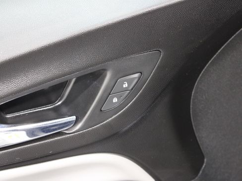 Used 2021 Chevrolet Equinox LS FWD image 8