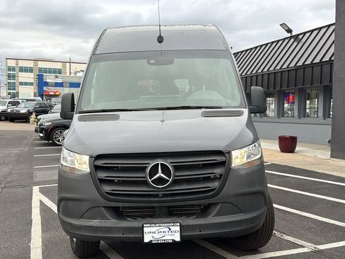 Used 2020 Mercedes-Benz Sprinter 1500 image 8