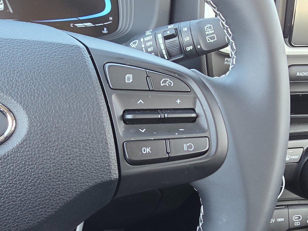 Used 2026 Hyundai Venue SEL FWD image 25