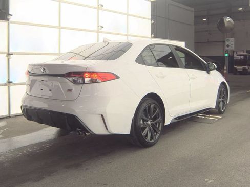 Used 2025 Toyota Corolla SE FWD image 6