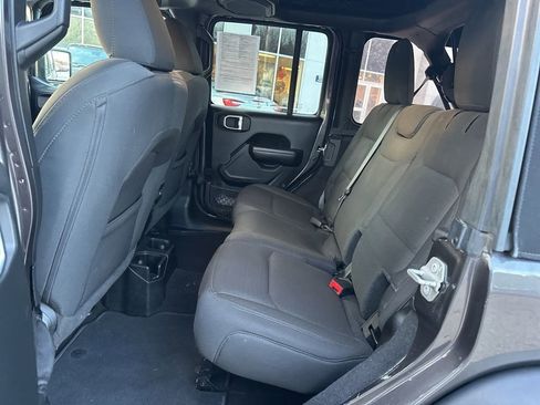 Used 2021 Jeep Wrangler Unlimited Sport image 31