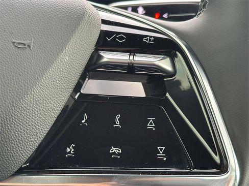 Used 2026 Cadillac Vistiq Sport image 34