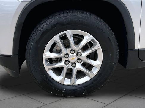 Used 2019 Chevrolet Traverse LS w/ LPO, Blackout Package FWD image 10