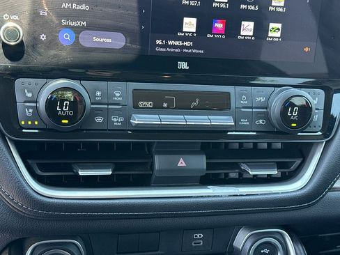 Used 2025 Toyota Grand Highlander AWD Hybrid image 19