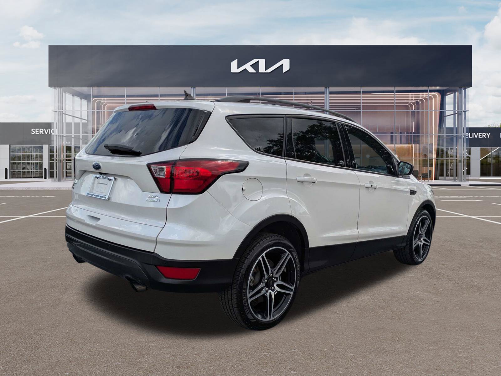 Used 2019 Ford Escape SEL FWD image 4
