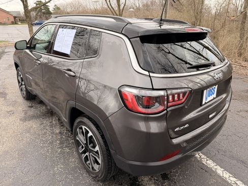 Used 2022 Jeep Compass Limited image 5