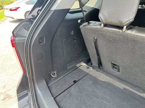 Used 2022 Ford Explorer XLT w/ Equipment Group 202A image 12