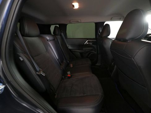Used 2024 Mitsubishi Outlander SE AWD/4WD image 11