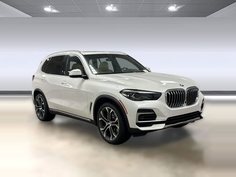 Certified 2022 BMW X5 sDrive40i w/ Premium Package RWD image 6