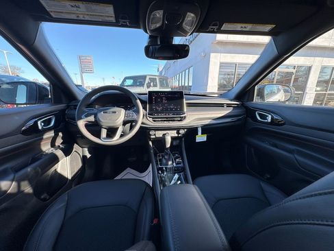 New 2026 Jeep Compass Trailhawk image 12