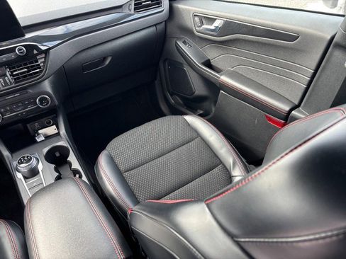 Used 2025 Ford Escape ST-Line FWD image 16